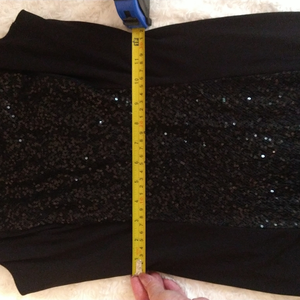 Dress - Picture 7 of 7